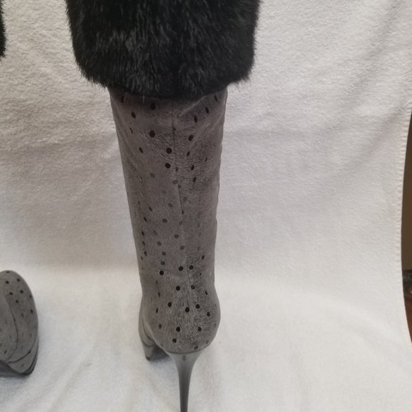 Beautiful animal themed tall designer boots . - Picture 4 of 8
